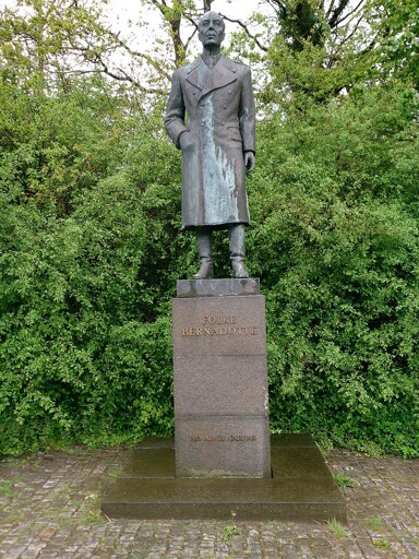 Monument to Count Folke Bernadotte: a righteous among the nations whom the upper classes prefer to ignore.